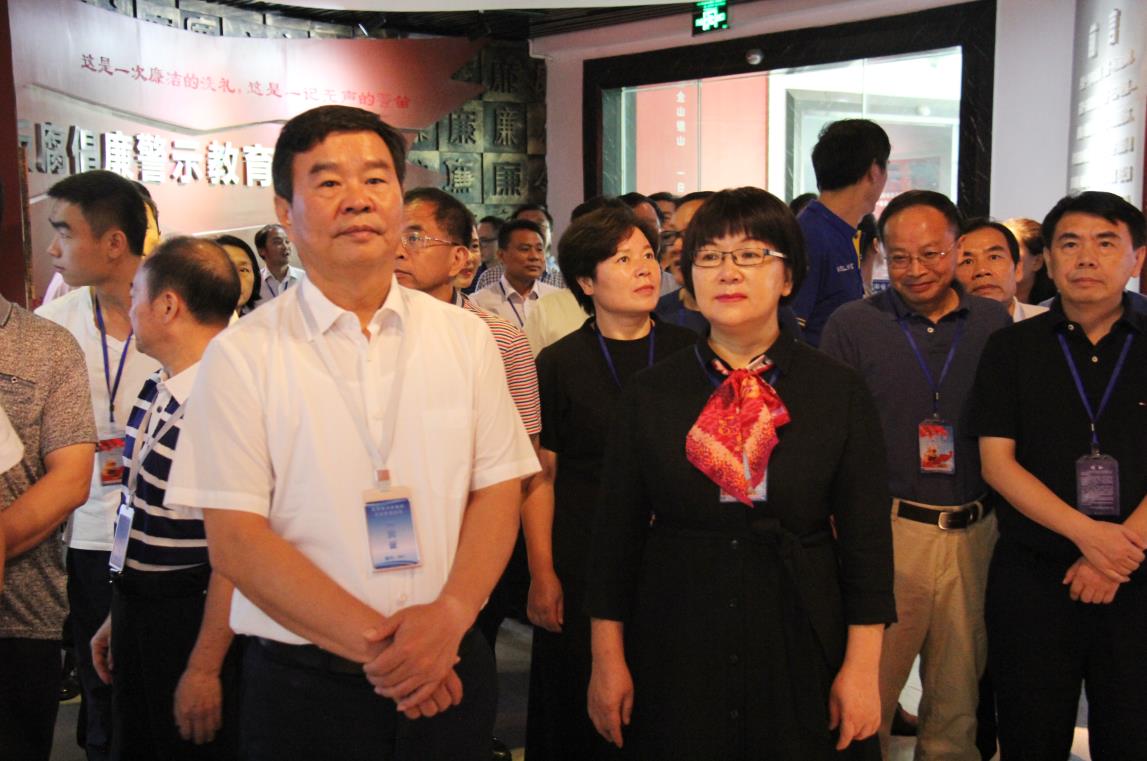 何报翔率民革湖南省委赴长沙监狱开展警...