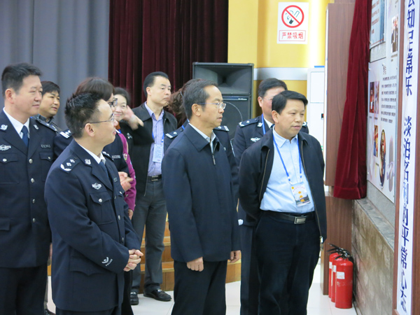 黄建国在省长沙监狱调研要求:进一步加.